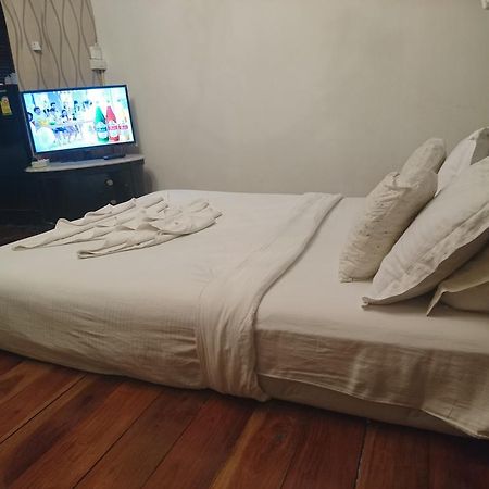 At Casa Guesthouse Амфава Екстериор снимка