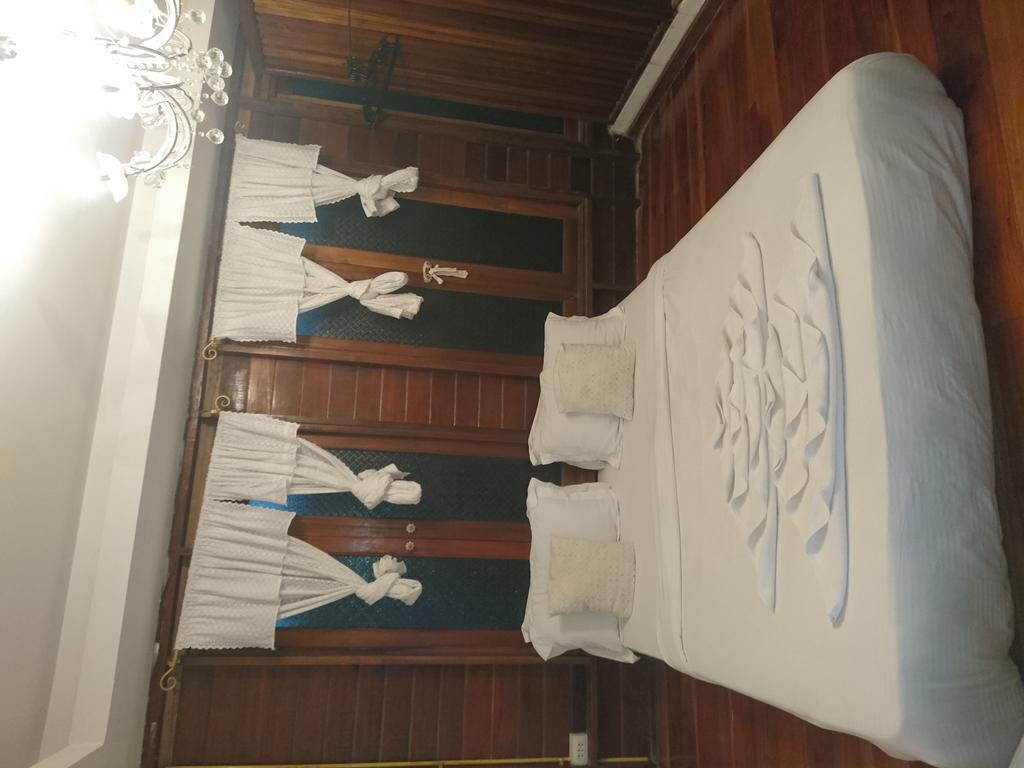 At Casa Guesthouse Амфава Екстериор снимка
