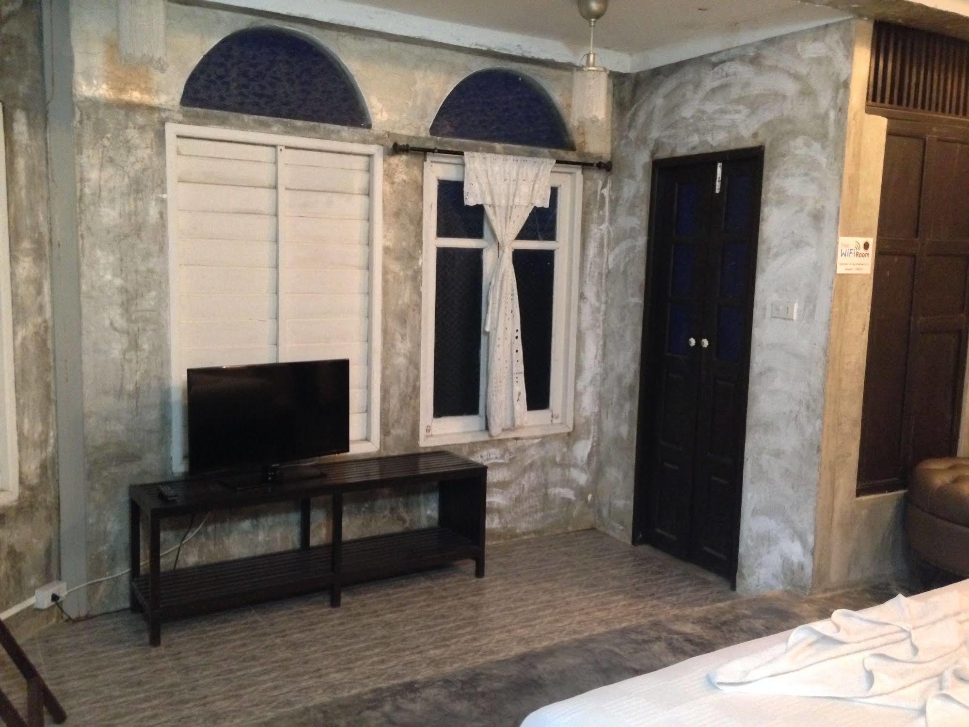 At Casa Guesthouse Амфава Екстериор снимка