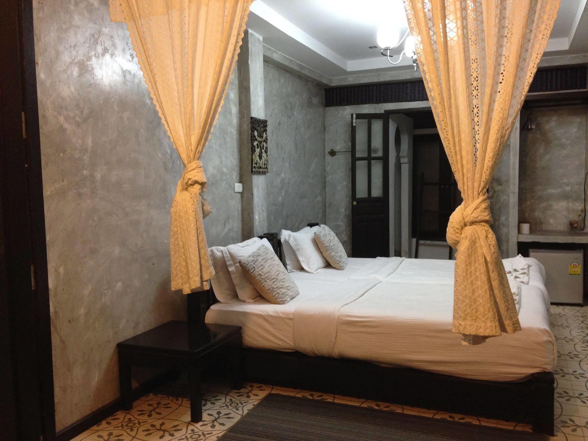 At Casa Guesthouse Амфава Екстериор снимка